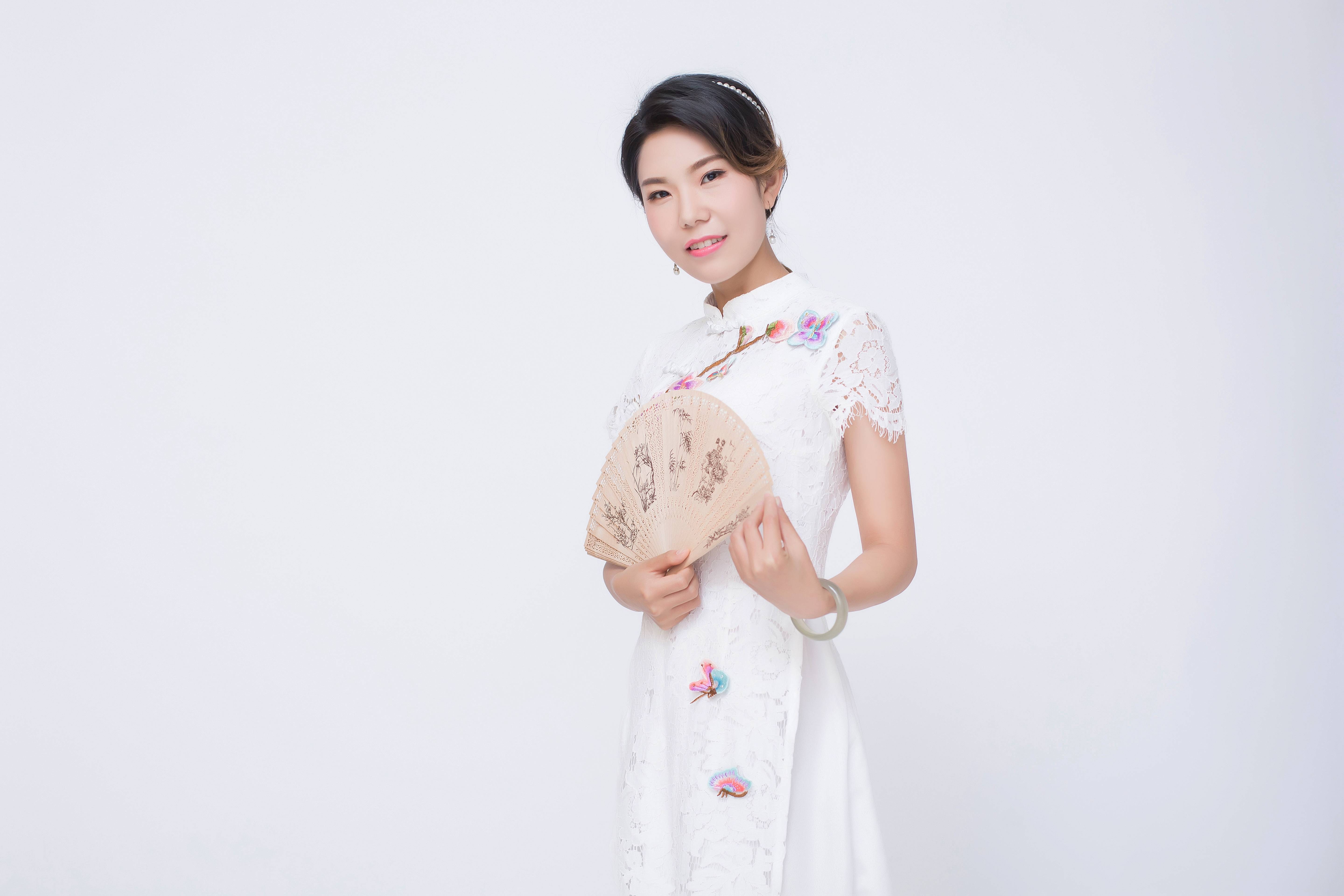 安雯老师个人简介